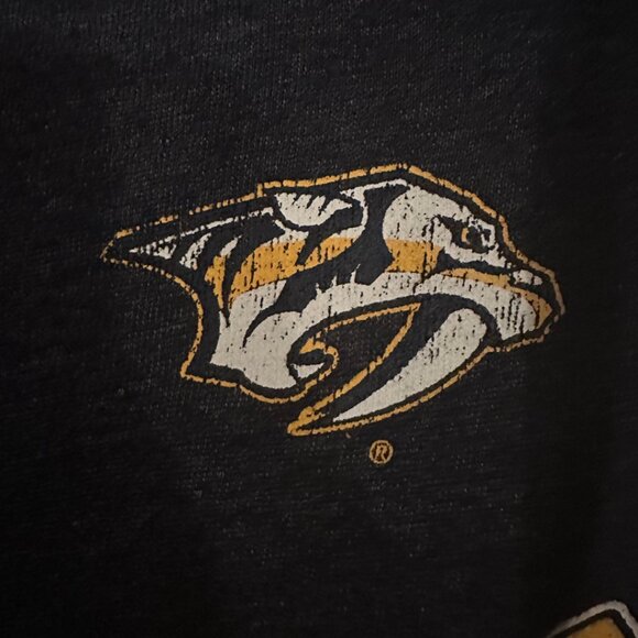 🏒 Nashville Predators Lace-Up Hoodie (Size XL) - Picture 5 of 6